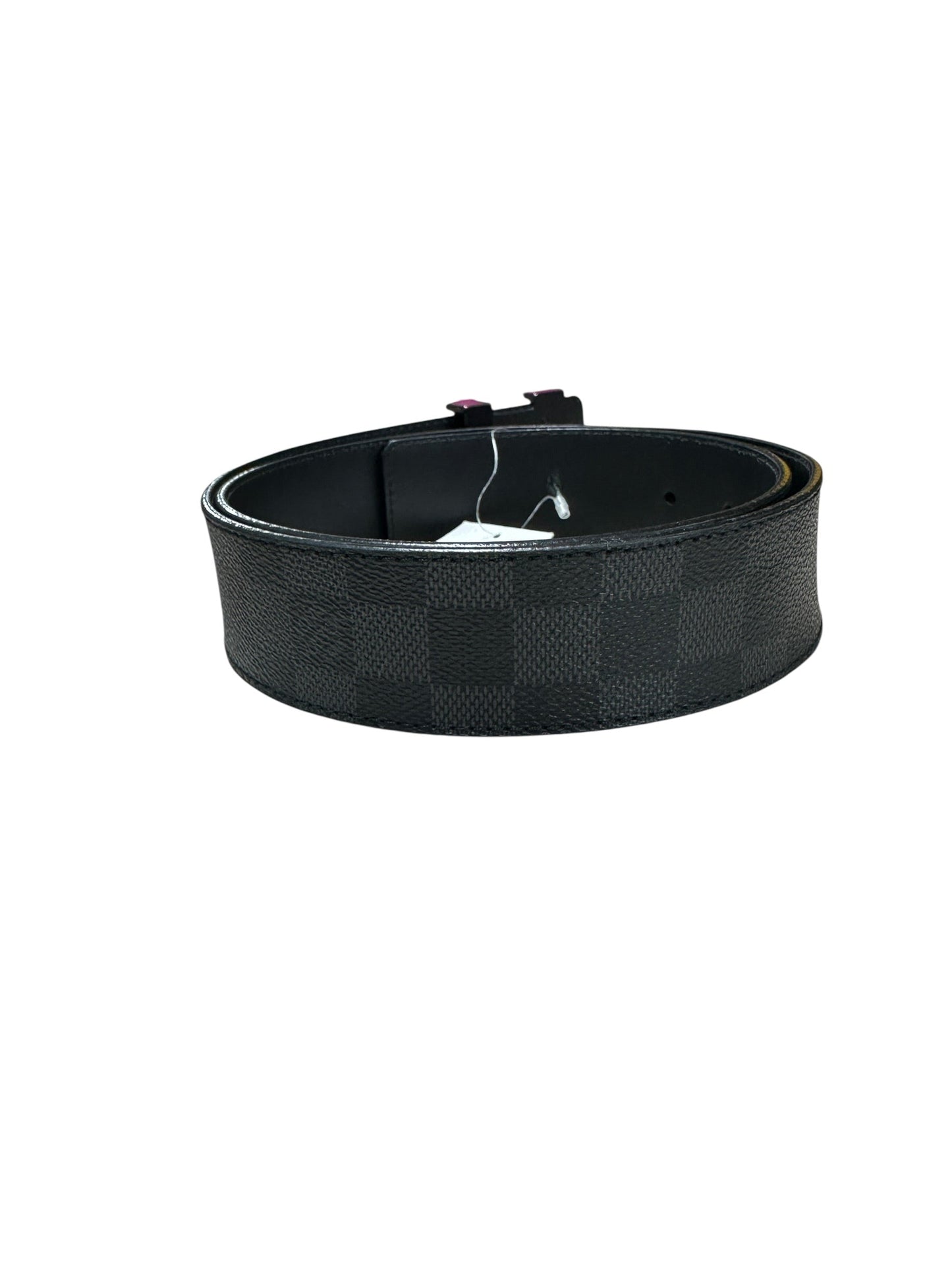 LV Damier Belt detail