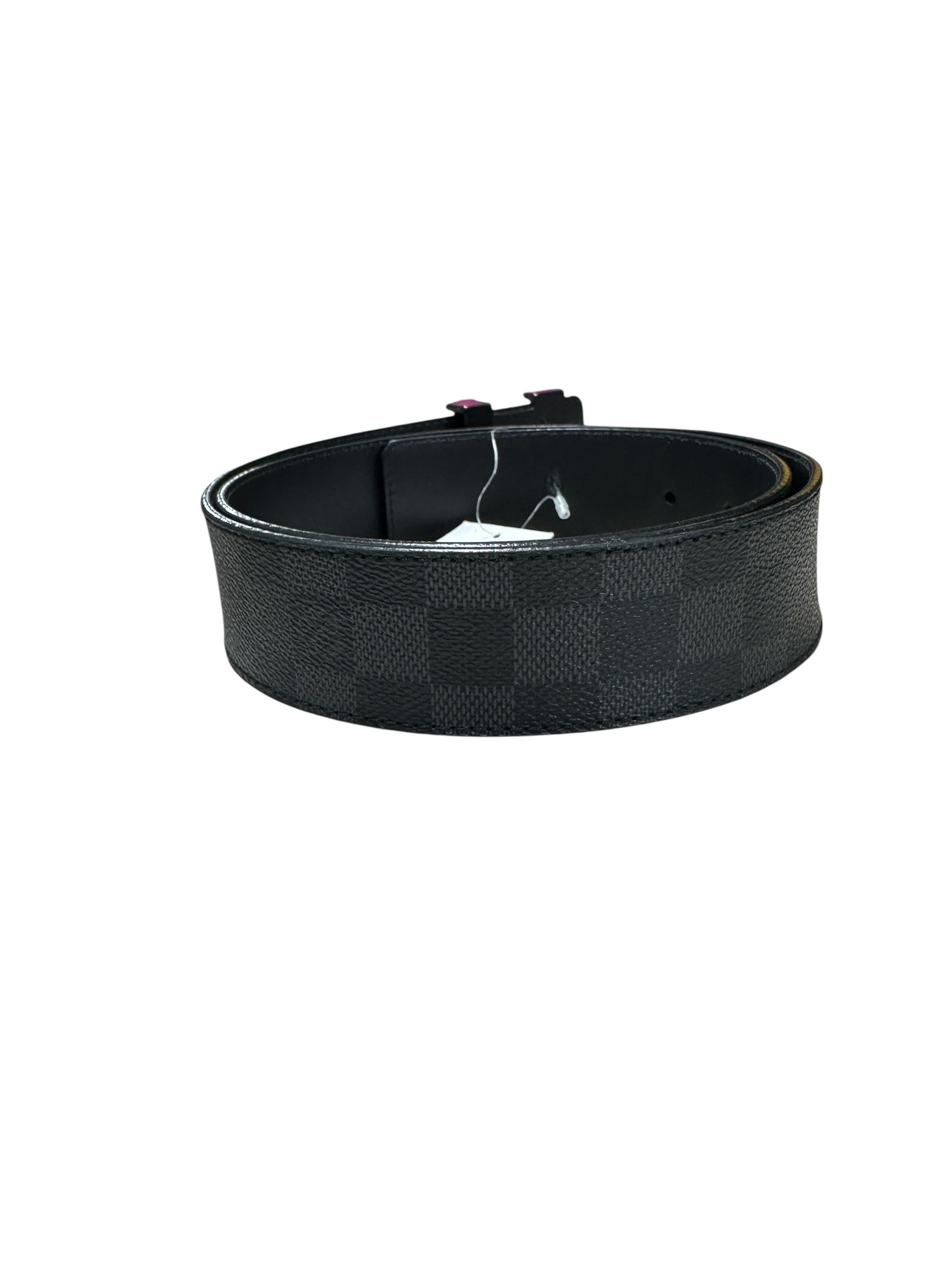 LV Damier Belt detail
