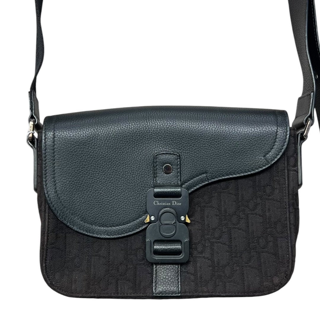 CHRISTIAN DIOR Oblique Canvas & Calfskin Saddle Messenger Bag Shoulder Bag Black Matte Black Metal Hardware with Gold-tone Accents | Authentic Pre-Owned Luxury
