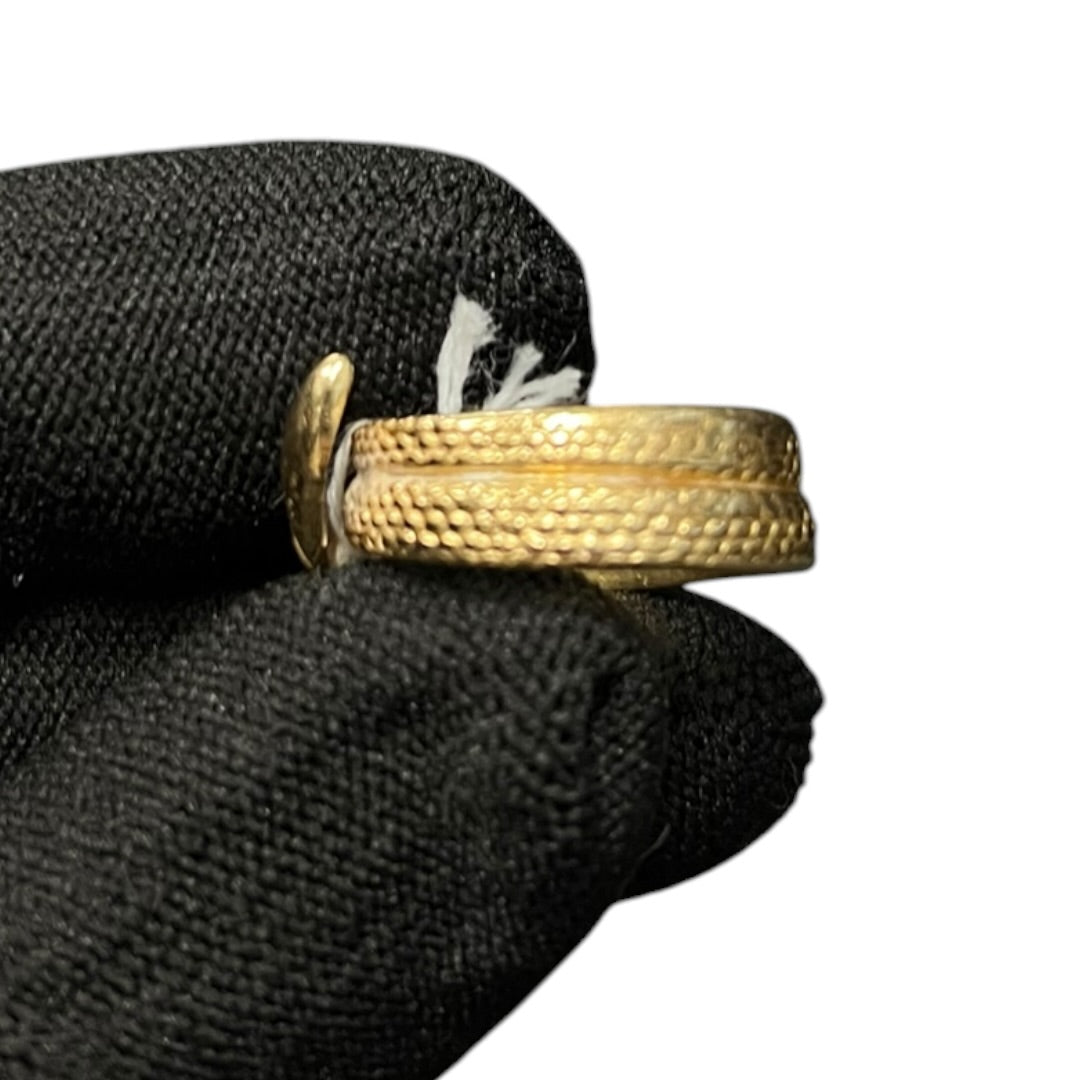 Yellow Gold detail