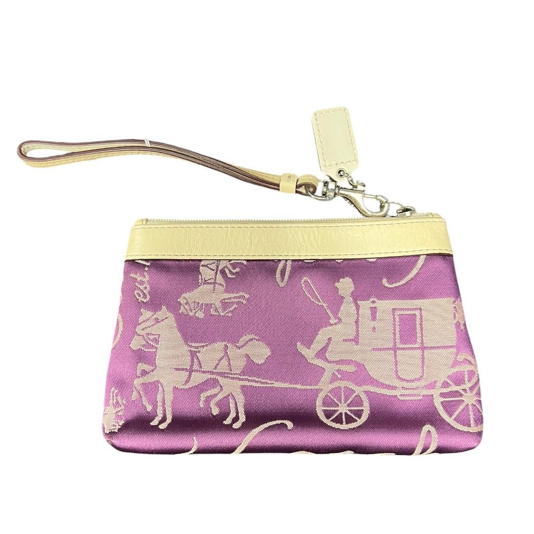 COACH Wristlet detail