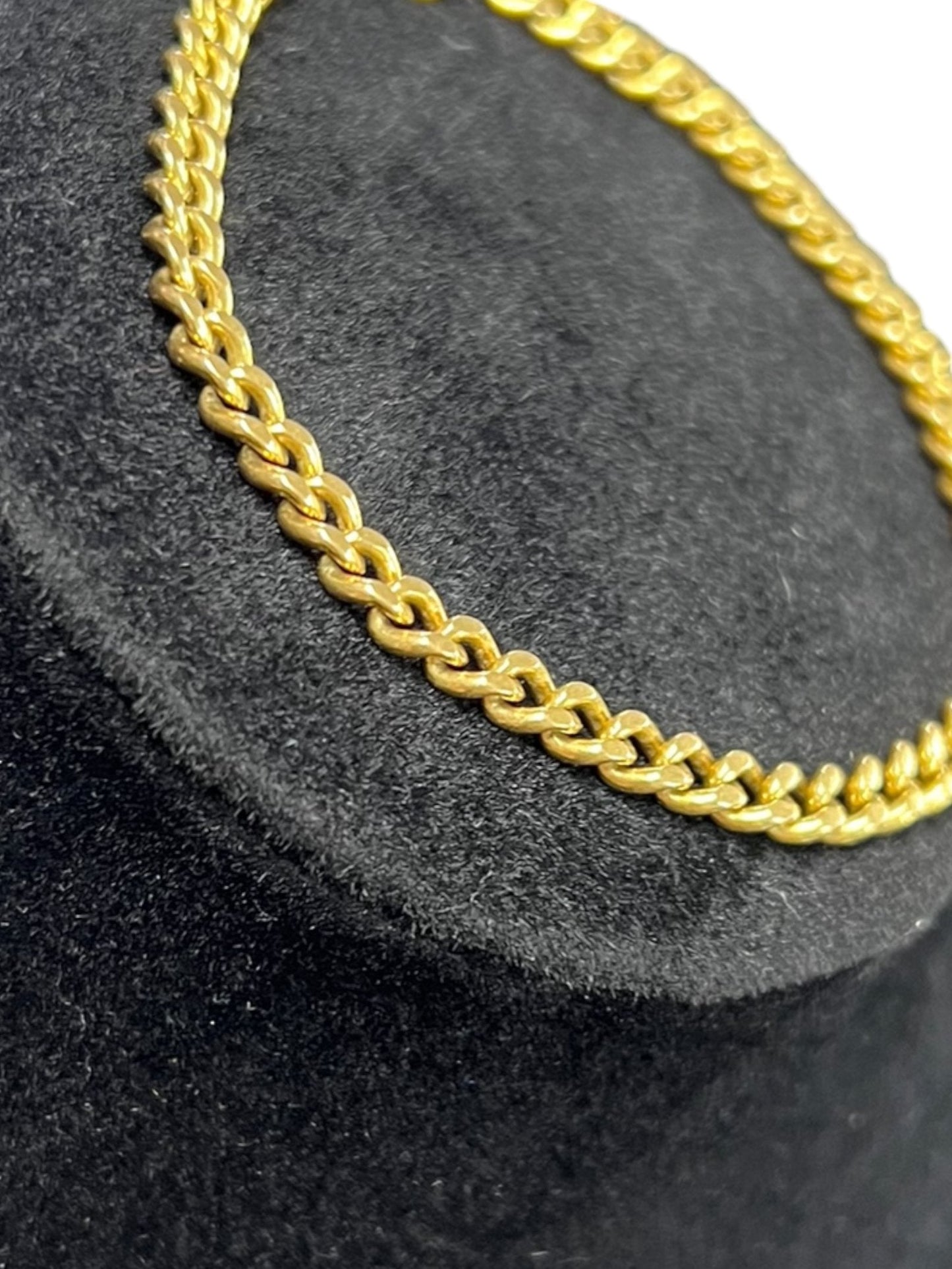 18K Yellow Gold Kihei Curb Chain Bracelet Gold Gold Hardware | Authentic Pre-Owned Luxury