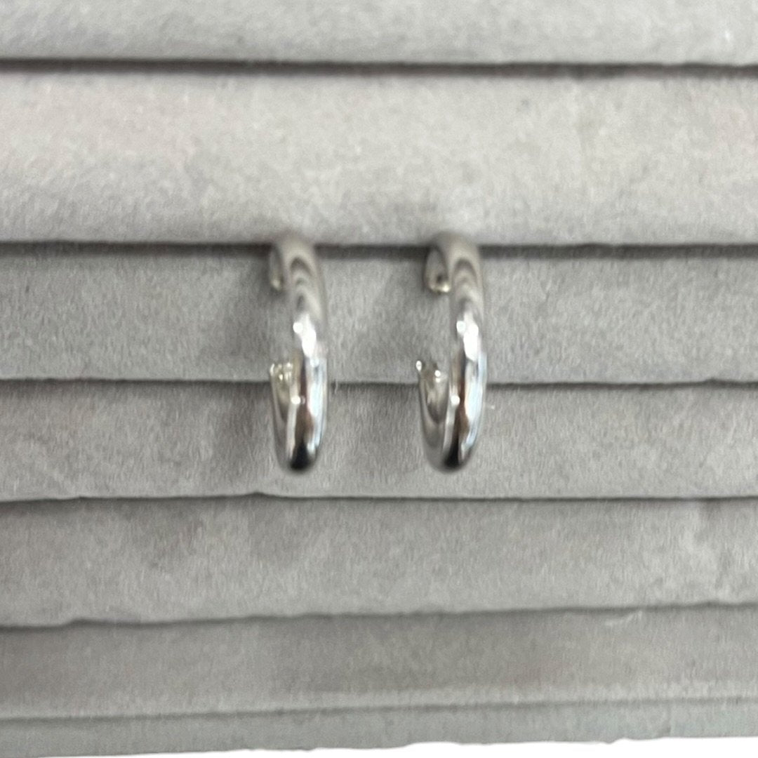 UNBRANDED Accessory White Gold Hoop Earrings Silver Silver Hardware | Authentic Pre-Owned Luxury