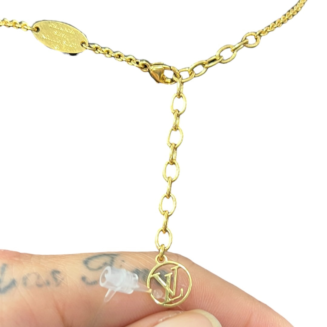 LOUIS VUITTON Essential V Necklace Gold-tone 45cm | Authentic Pre-Owned Luxury